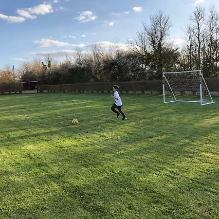 Willow Court Farm Studio South & Petting Farm, 8 Mins From Legoland & Windsor, 15 Mins From Lapland Uk Ngoại thất bức ảnh