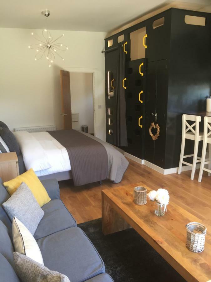 Willow Court Farm Studio South & Petting Farm, 8 Mins From Legoland & Windsor, 15 Mins From Lapland Uk Ngoại thất bức ảnh
