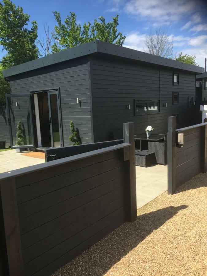 Willow Court Farm Studio South & Petting Farm, 8 Mins From Legoland & Windsor, 15 Mins From Lapland Uk Ngoại thất bức ảnh